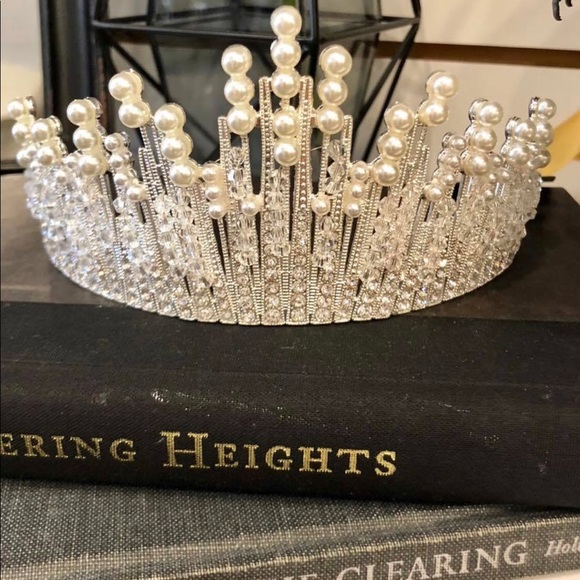 Accessories - Ladies TIARA crown birthday parties bridal shower